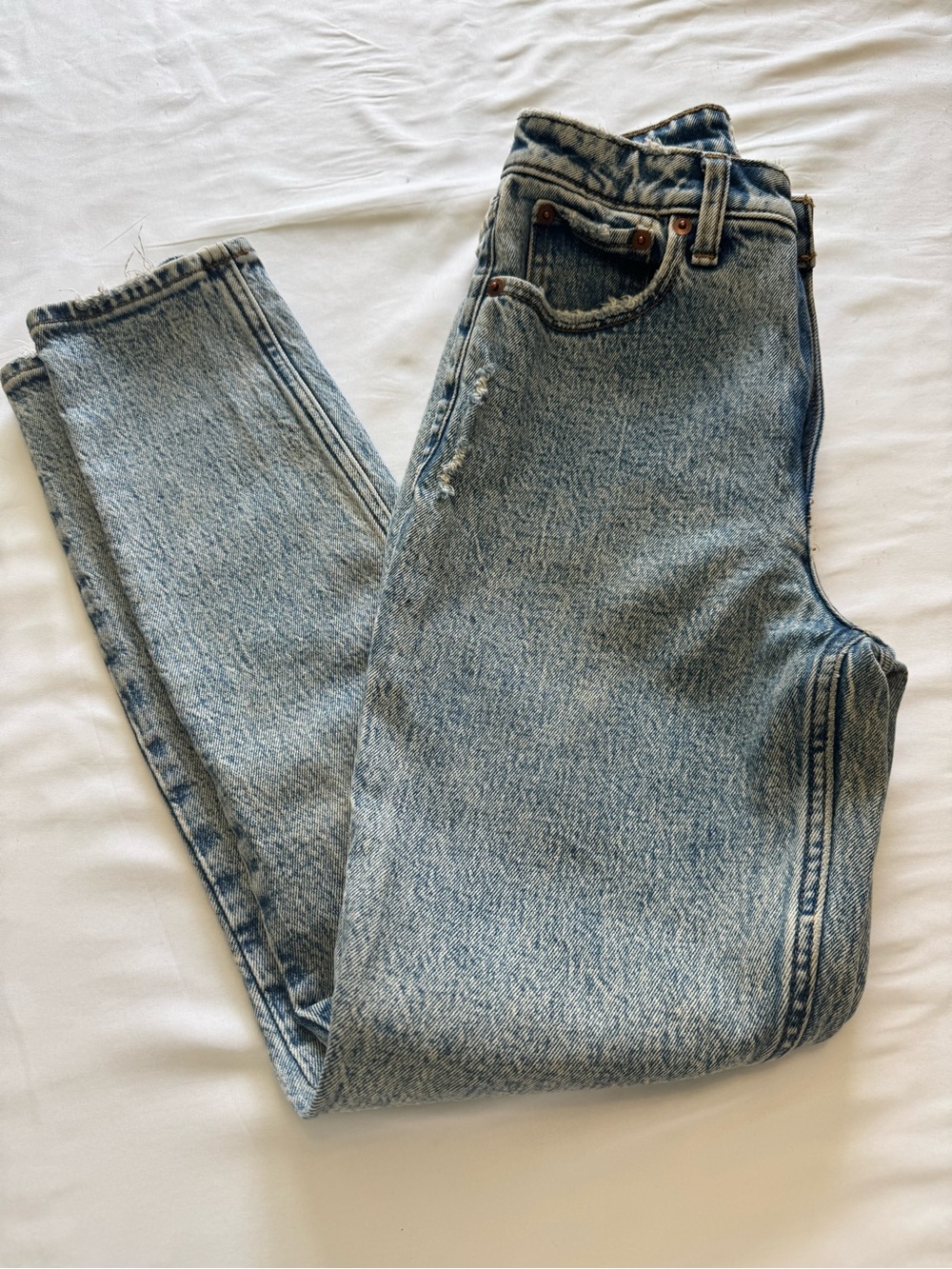 Abercrombie & Fitch Vintage Light Wash Straight Leg Jeans - Picture 8 of 9